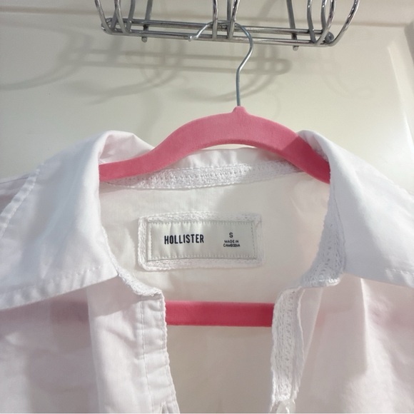 Hollister Women's White poplin Short Sleeve Top - Picture 3 of 3